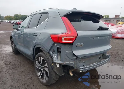 2023 Volvo Xc40 B5 Ultimate Bright Theme z USA, uszkodzony, nr VIN YV4L12UA0P2053589
